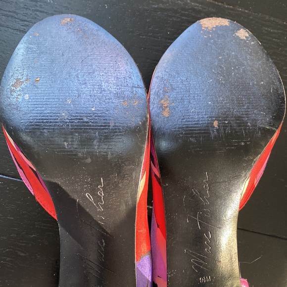 Marc Fisher Floral Fabric Heels. Size 9.5 - Picture 9 of 9